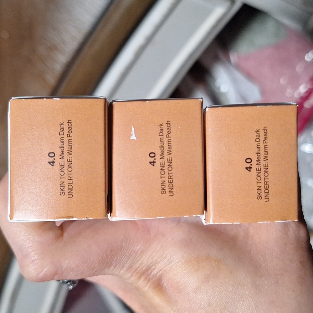 3 SMASHBOX FULL COVER